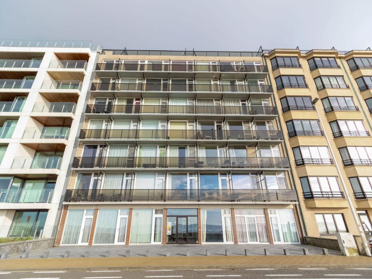 Contemporary Apartment In Oostende With Balcony Eksteriør billede